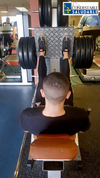 En forma en el gimnasio