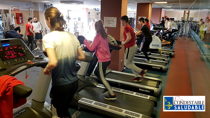 En forma en el gimnasio